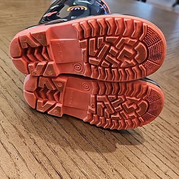 Toddler rain boot rainbow size 9 Carters - Picture 7 of 11